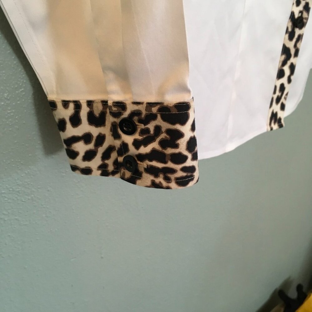 Chico's NWOT Effortless Leopard Trim Naya Top - Picture 4 of 11